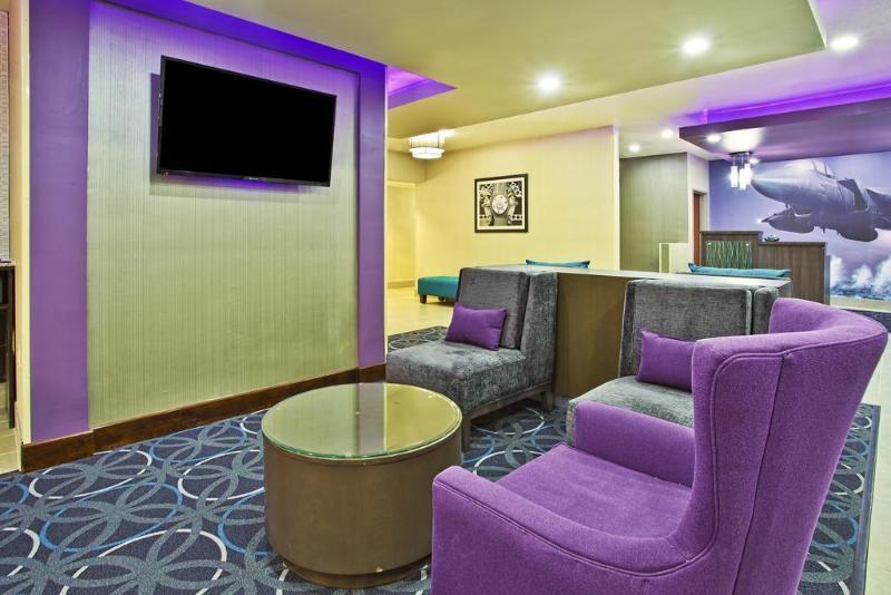 La Quinta Inn & Suites By Wyndham Fairborn Wright-Patterson Exteriör bild