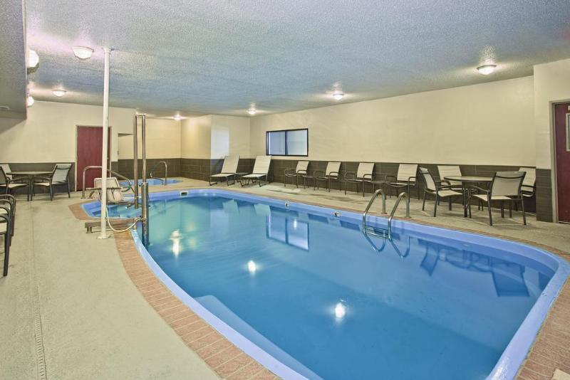 La Quinta Inn & Suites By Wyndham Fairborn Wright-Patterson Exteriör bild