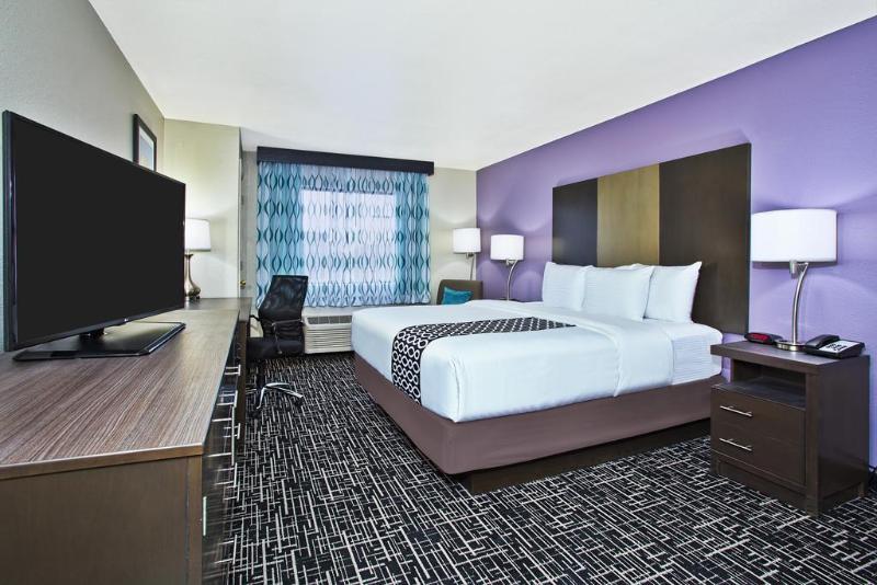 La Quinta Inn & Suites By Wyndham Fairborn Wright-Patterson Exteriör bild