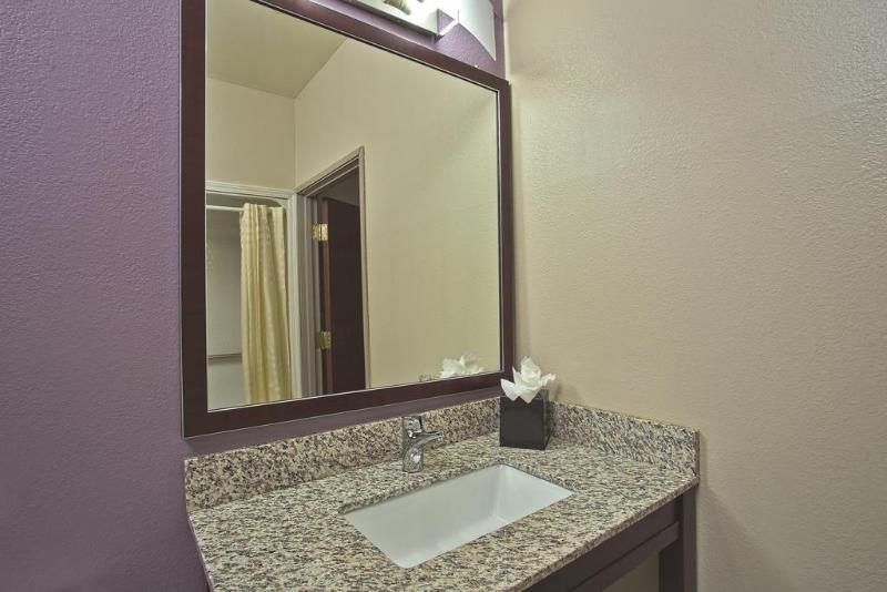 La Quinta Inn & Suites By Wyndham Fairborn Wright-Patterson Exteriör bild