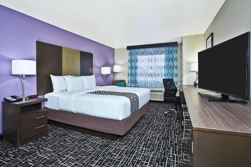 La Quinta Inn & Suites By Wyndham Fairborn Wright-Patterson Exteriör bild